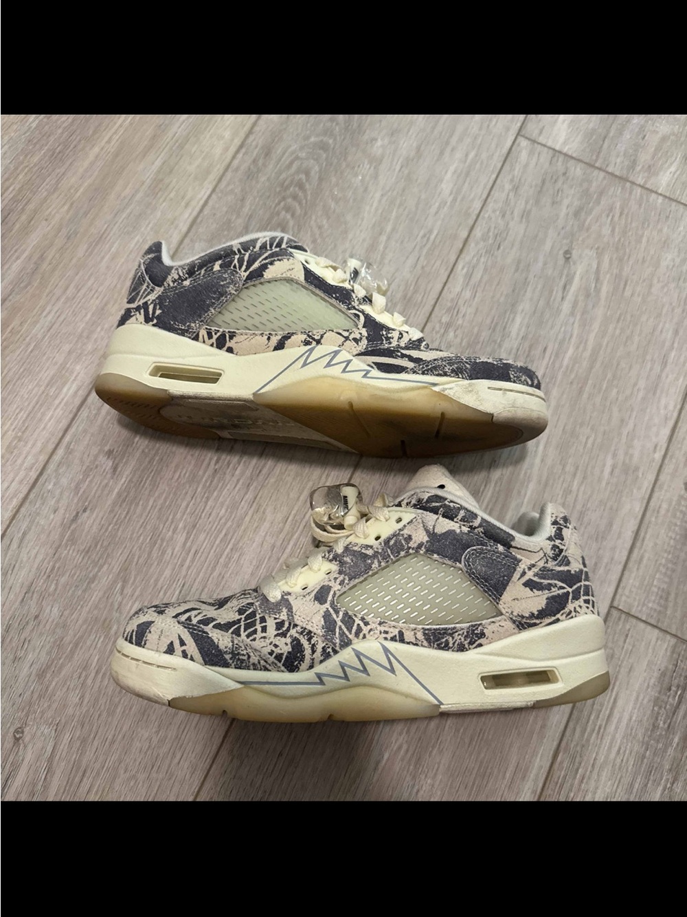 Jordan Men's Low-Top Sneakers in Beige and Black Marble Print